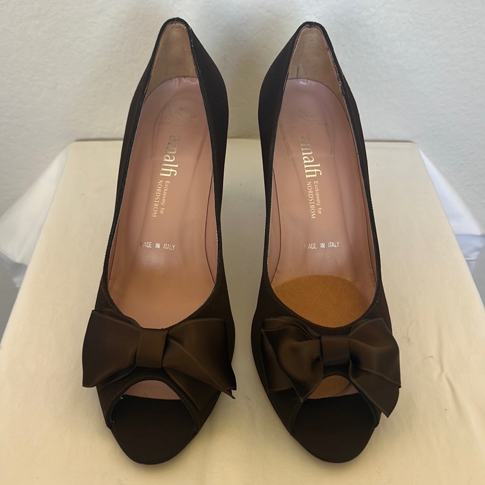 Amalfi Suzu brown satin dress heel